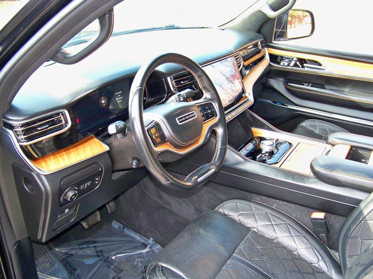 Used 2022 Jeep Grand Wagoneer Series III w/ Rear Seat Video Group 1 image 13