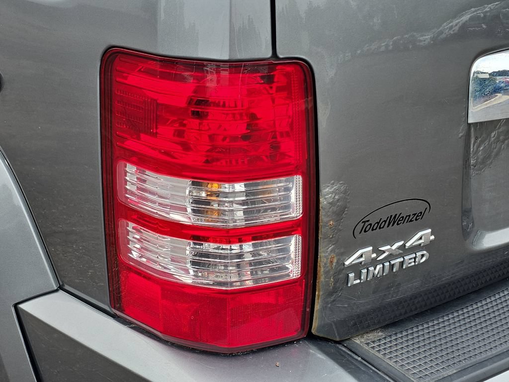 Used 2012 Jeep Liberty Limited Jet AWD/4WD image 32