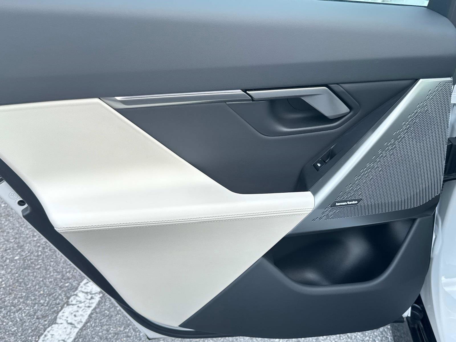 Certified 2025 BMW 530i w/ M Sport Package image 12