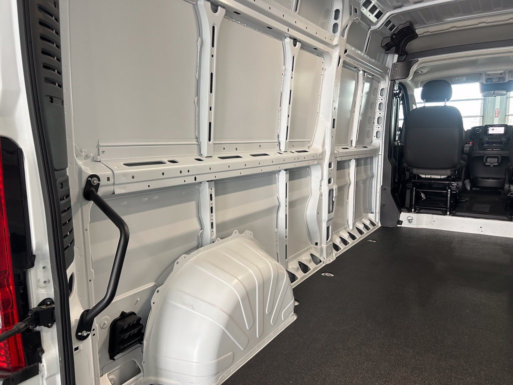 New 2025 RAM ProMaster 2500 w/ Convenience Group FWD image 14