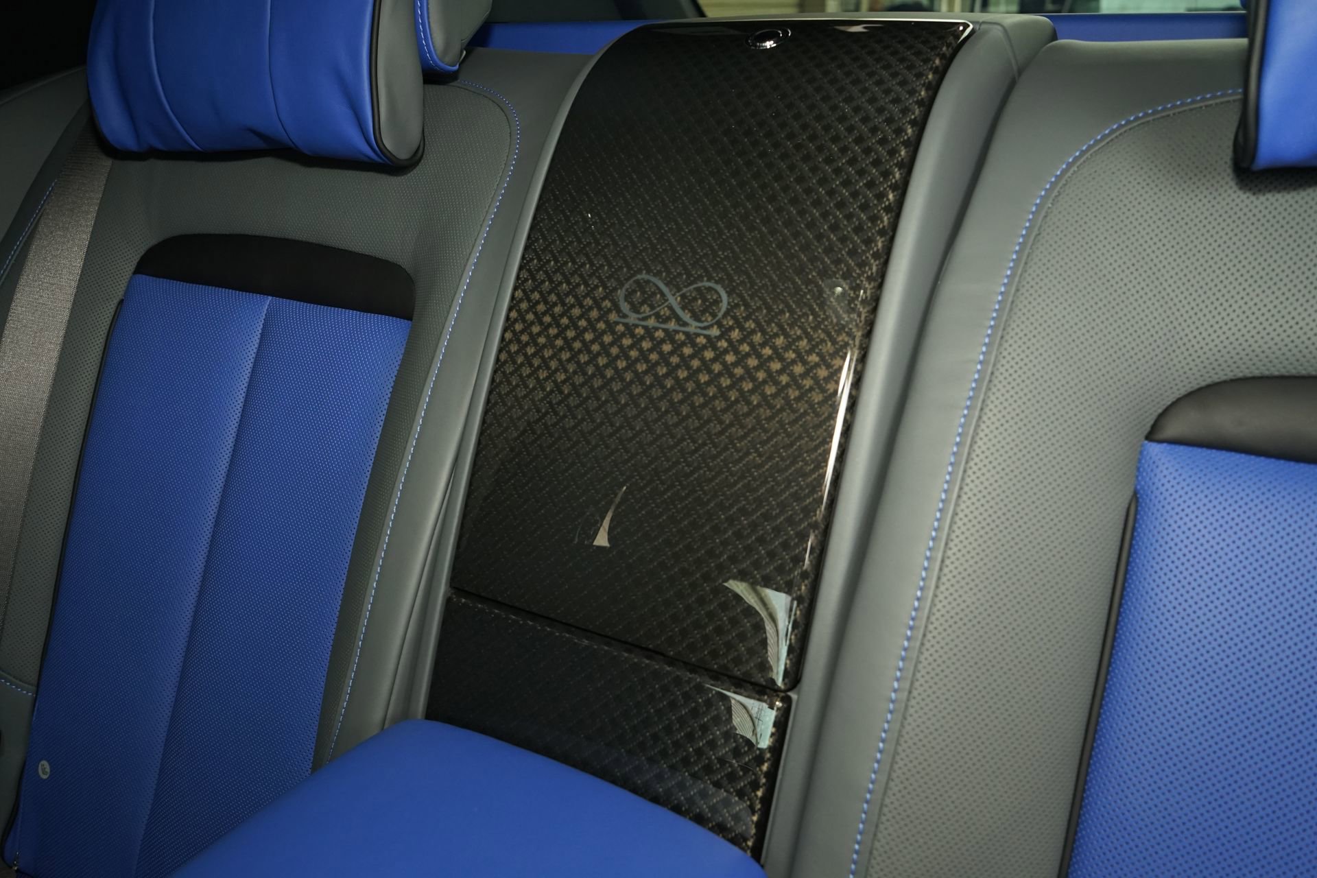 Used 2023 Rolls-Royce Cullinan Black Badge w/ Driver's Package image 29