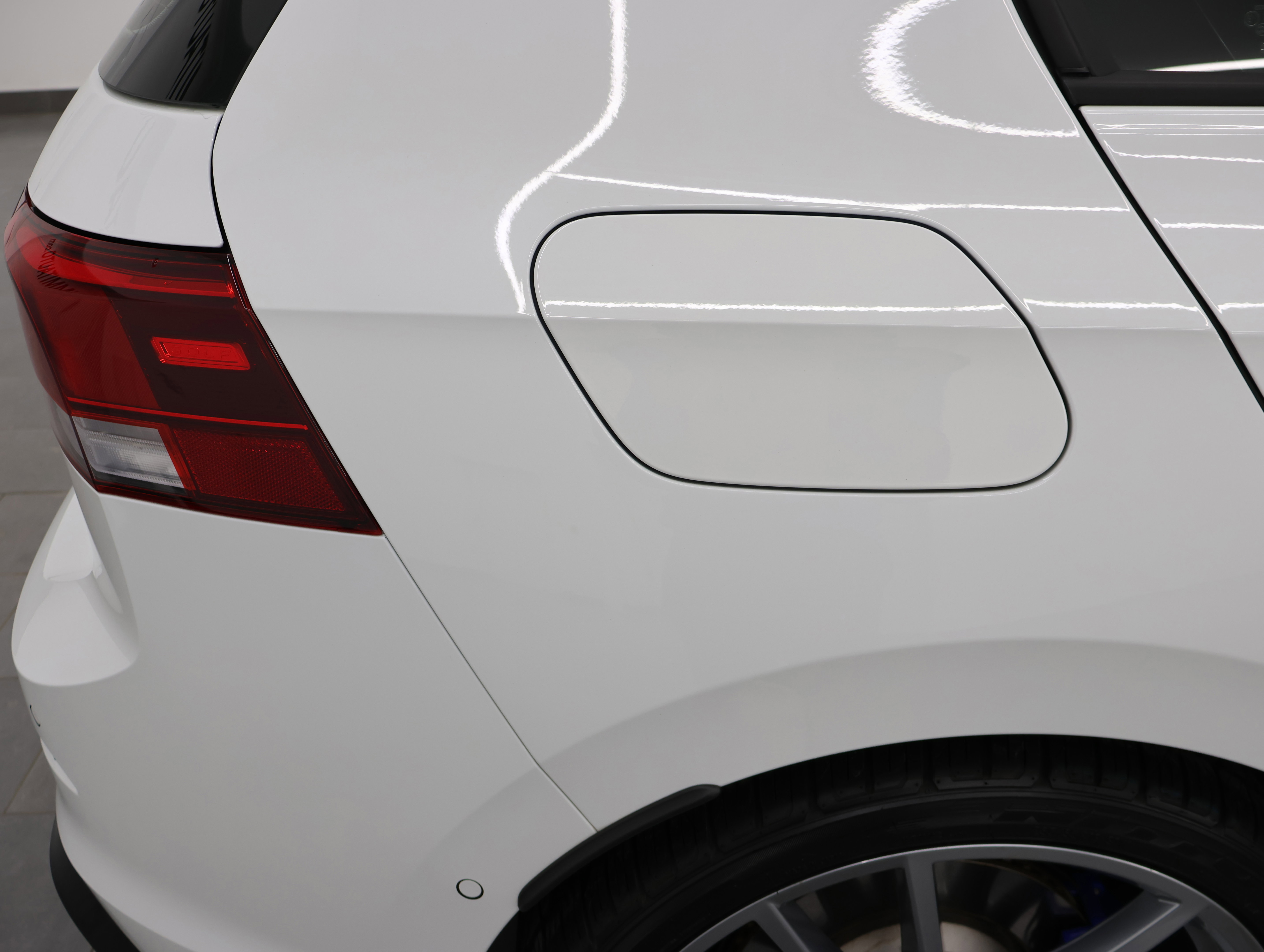 Used 2024 Volkswagen Golf R image 23