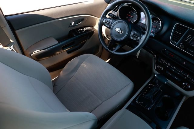 Used 2018 Kia Sedona L image 22
