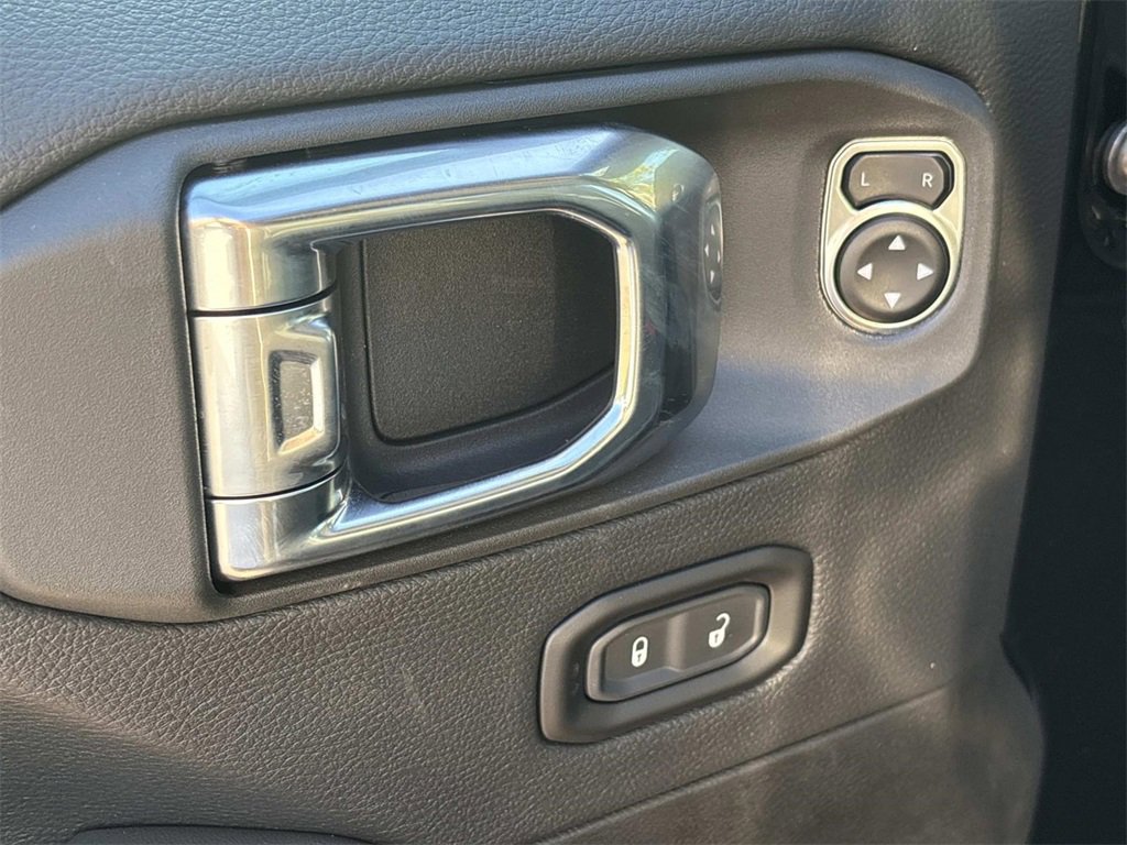 New 2025 Jeep Gladiator Sport image 22