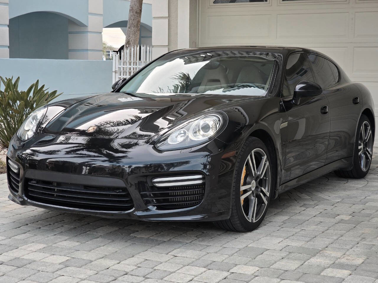 Used 2014 Porsche Panamera Turbo S w/ Exterior Package in Black image 31