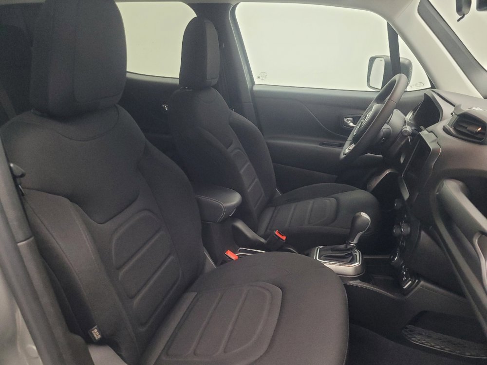 Used 2022 Jeep Renegade Latitude image 21