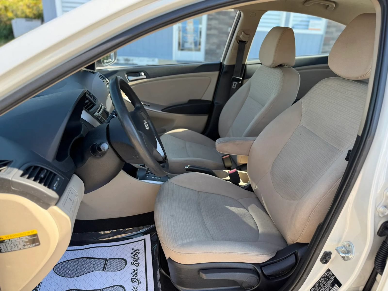 Used 2016 Hyundai Accent SE FWD image 9