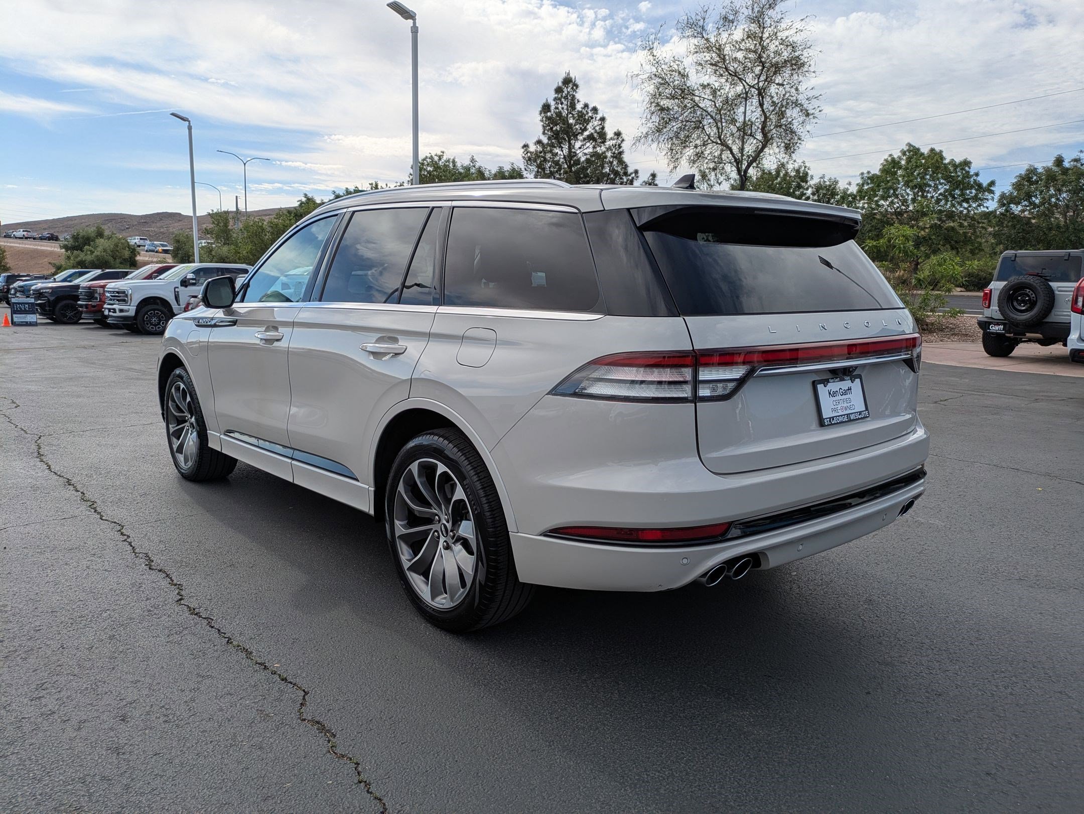 Used 2023 Lincoln Aviator Grand Touring image 5