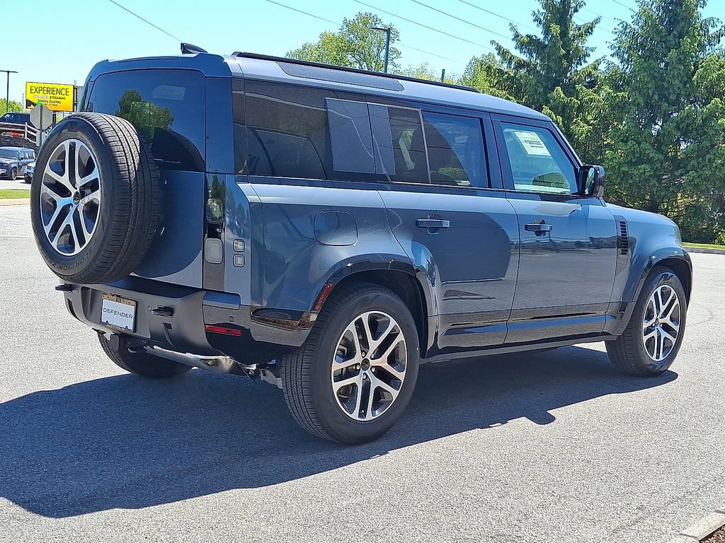 New 2026 Land Rover Defender 110 X-Dynamic SE AWD/4WD image 3