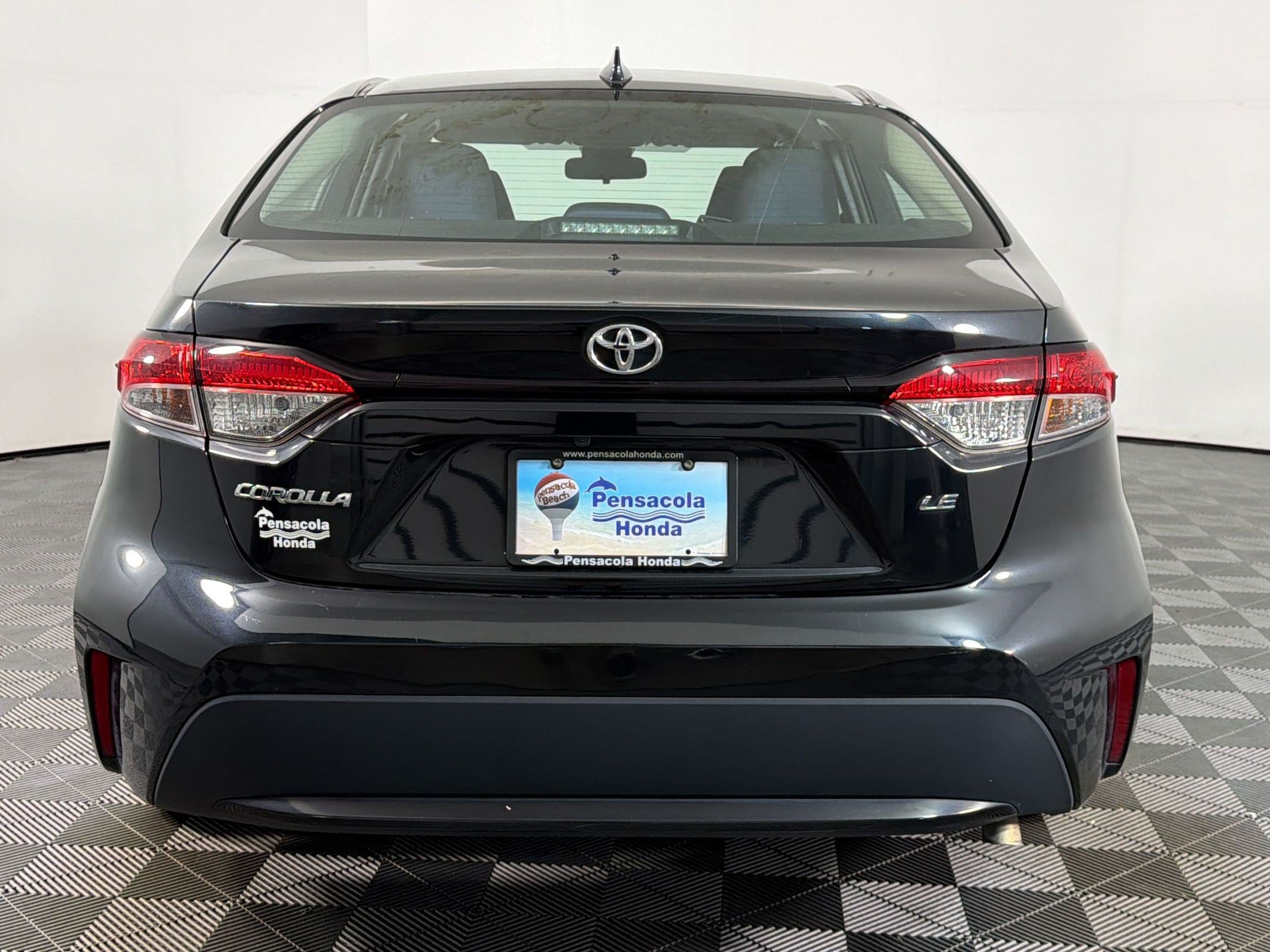 Used 2020 Toyota Corolla LE FWD image 8