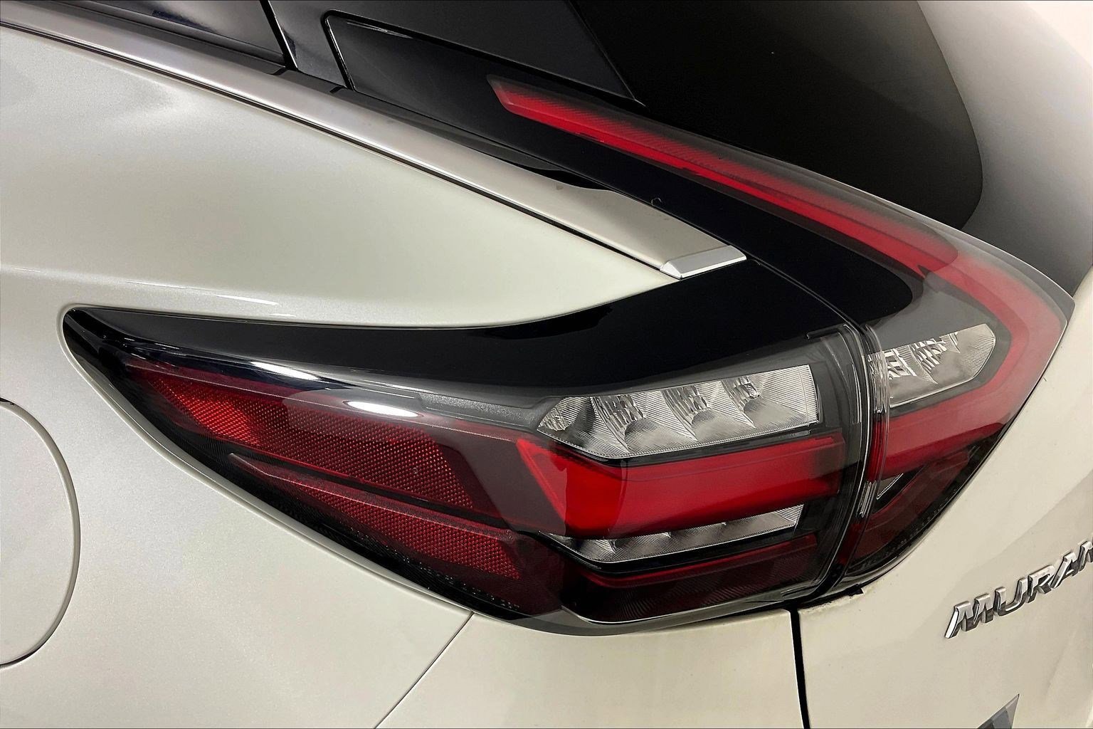 Certified 2020 Nissan Murano Platinum w/ Cargo Package image 23