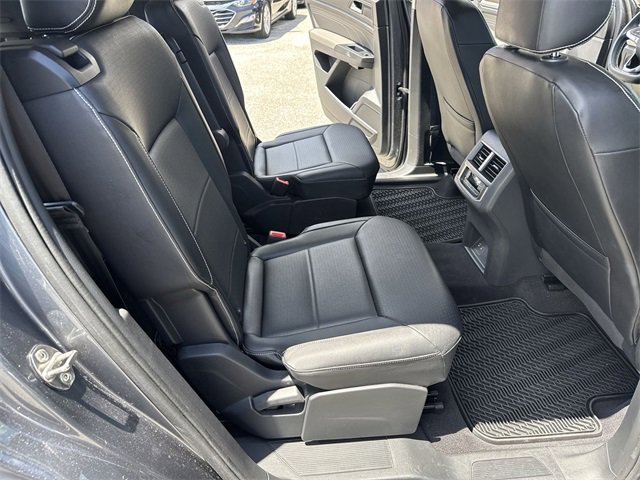 Used 2021 Volkswagen Atlas SE w/ Towing Package image 11