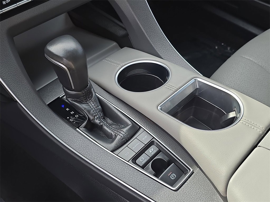 Used 2021 Toyota Avalon Limited image 28