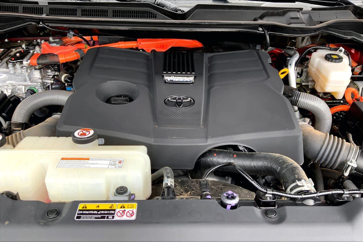 Used 2024 Toyota Tundra Limited AWD/4WD image 32