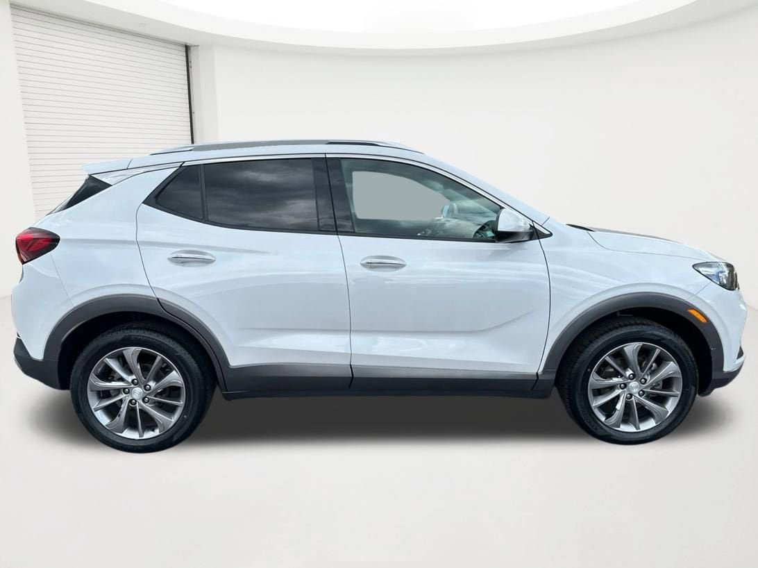 Used 2022 Buick Encore GX Essence w/ Experience Buick Package AWD/4WD image 4