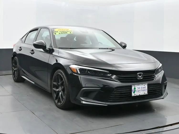 Used 2022 Honda Civic Sport image 2