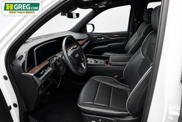 Used 2023 Cadillac Escalade Premium Luxury RWD image 13