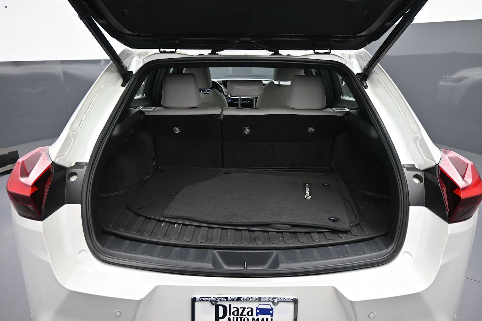 Used 2021 Lexus UX 250h w/ Premium Package AWD/4WD image 23