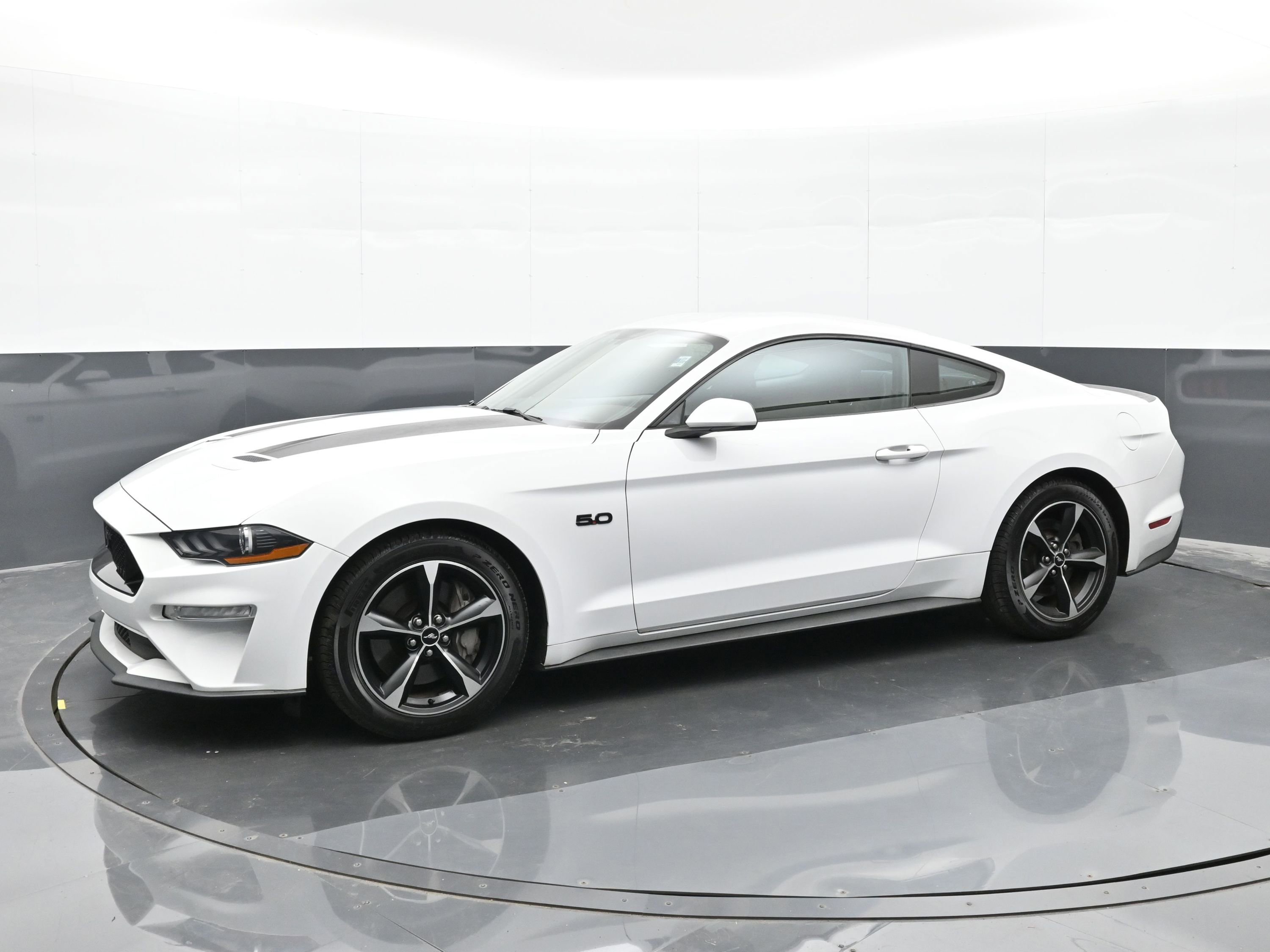 Used 2018 Ford Mustang GT image 4