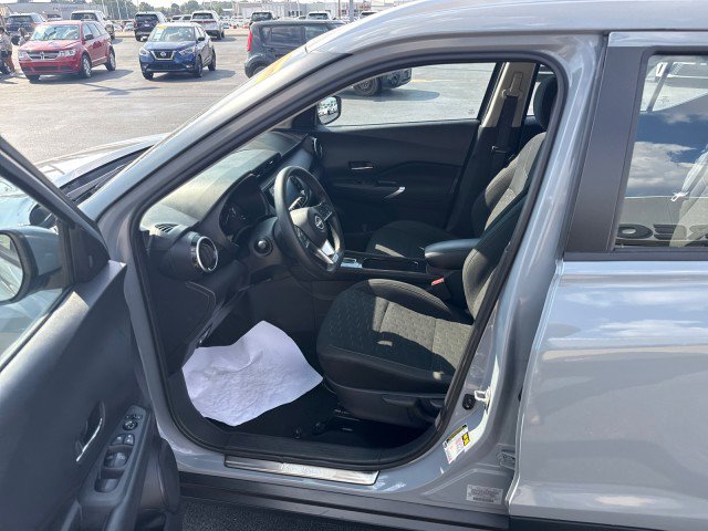 Used 2024 Nissan Kicks SV w/ Exterior Package image 8