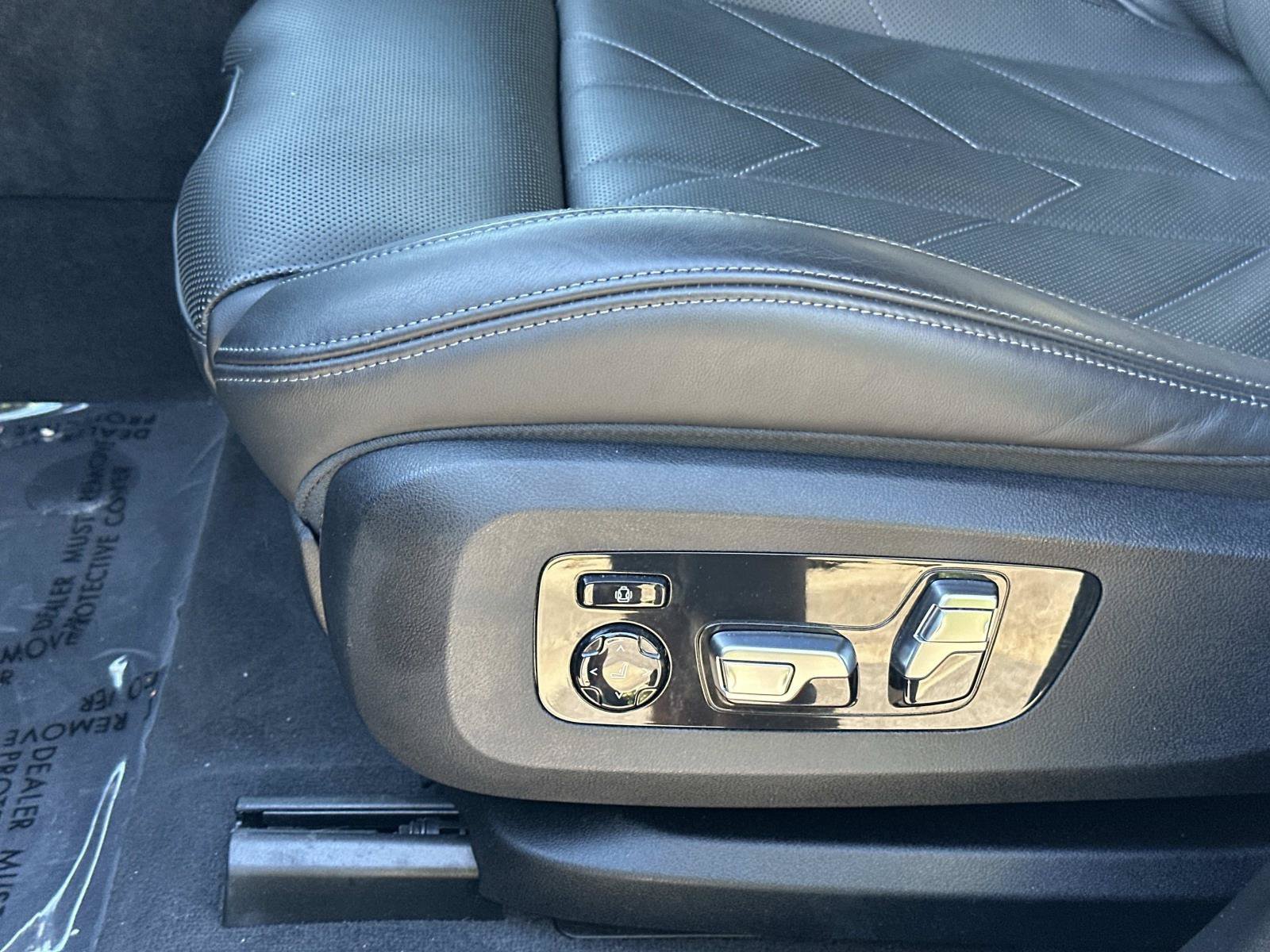 Used 2025 BMW XM AWD/4WD image 24