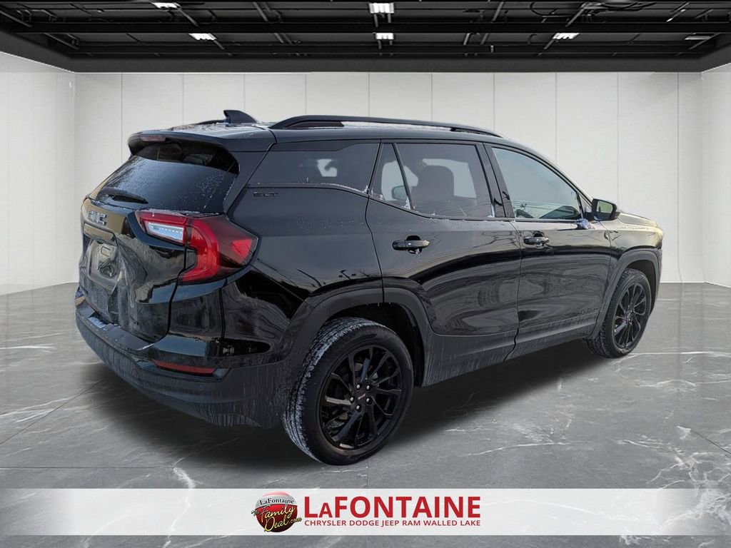 Used 2023 GMC Terrain SLT w/ Elevation Edition image 5
