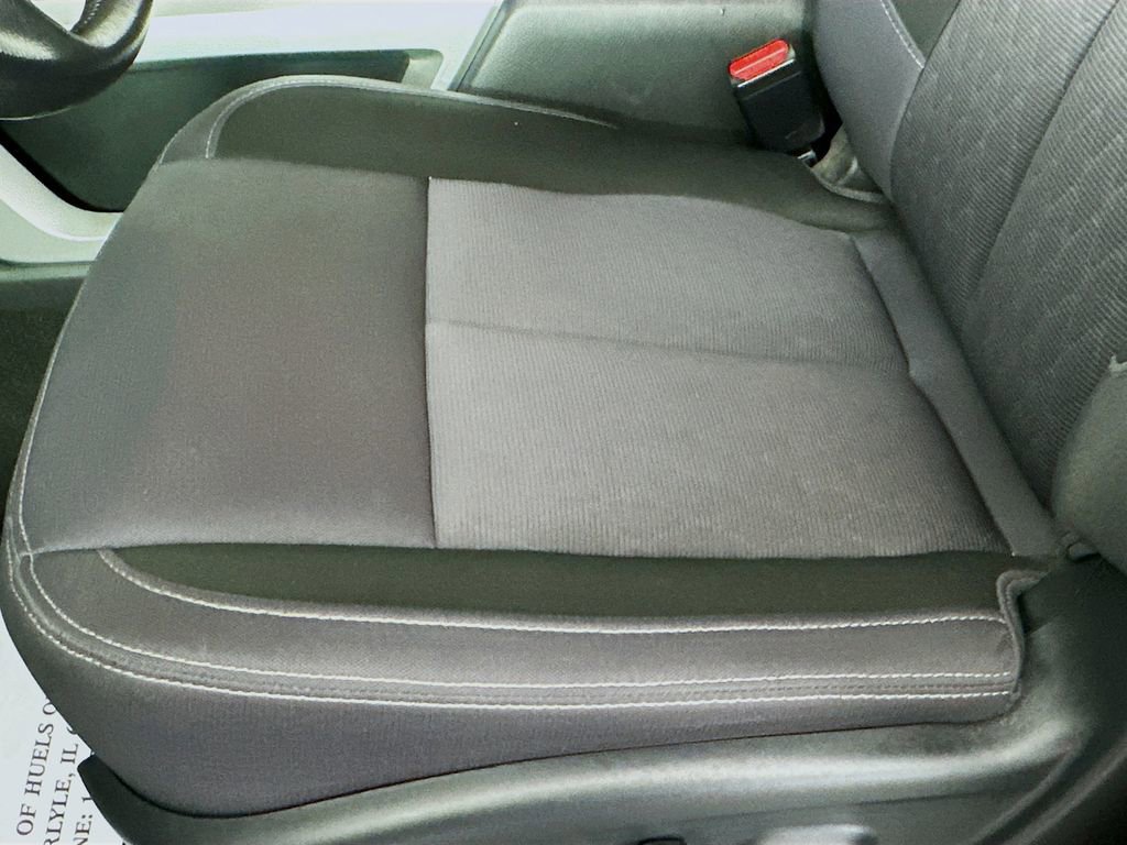 Used 2021 Nissan Titan SV w/ SV Convenience Package image 18