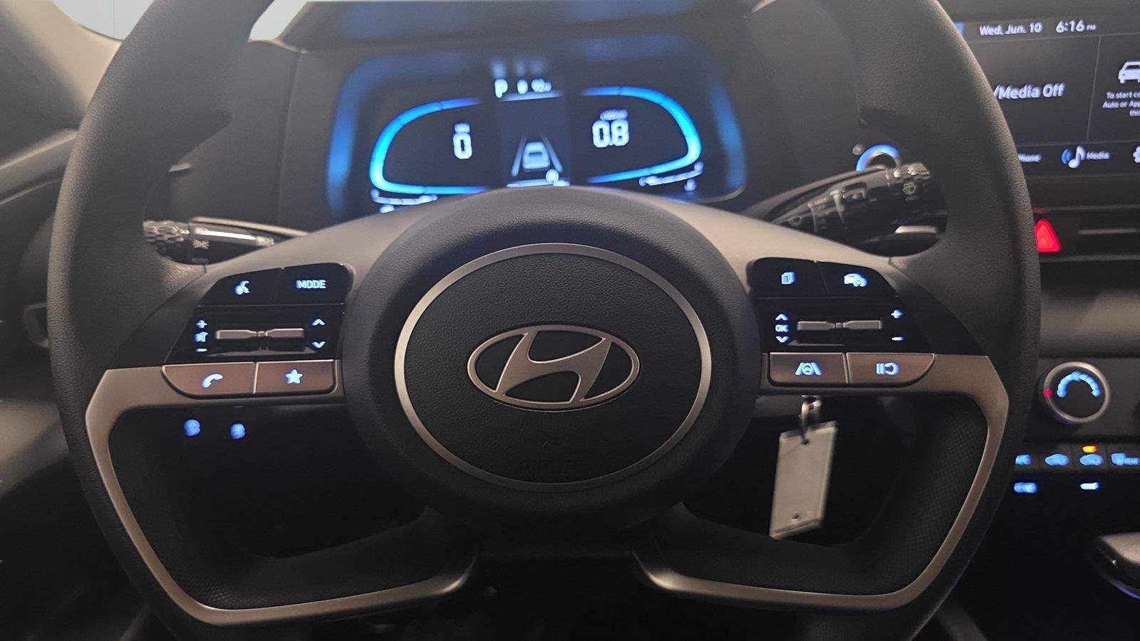 Used 2026 Hyundai Elantra SE FWD image 12