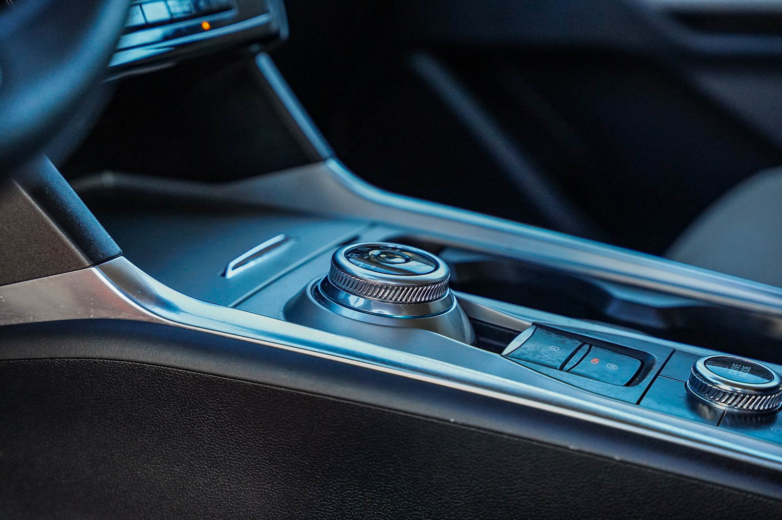 Used 2023 Ford Explorer Limited image 22