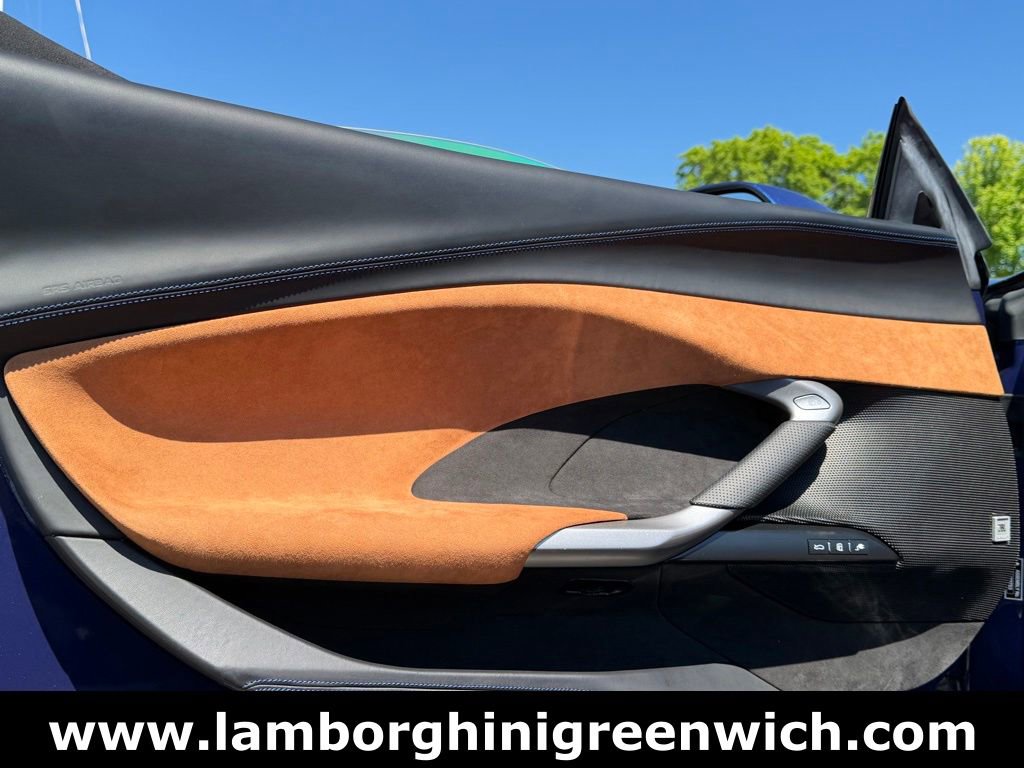 Used 2024 Ferrari 296 GTS RWD image 21