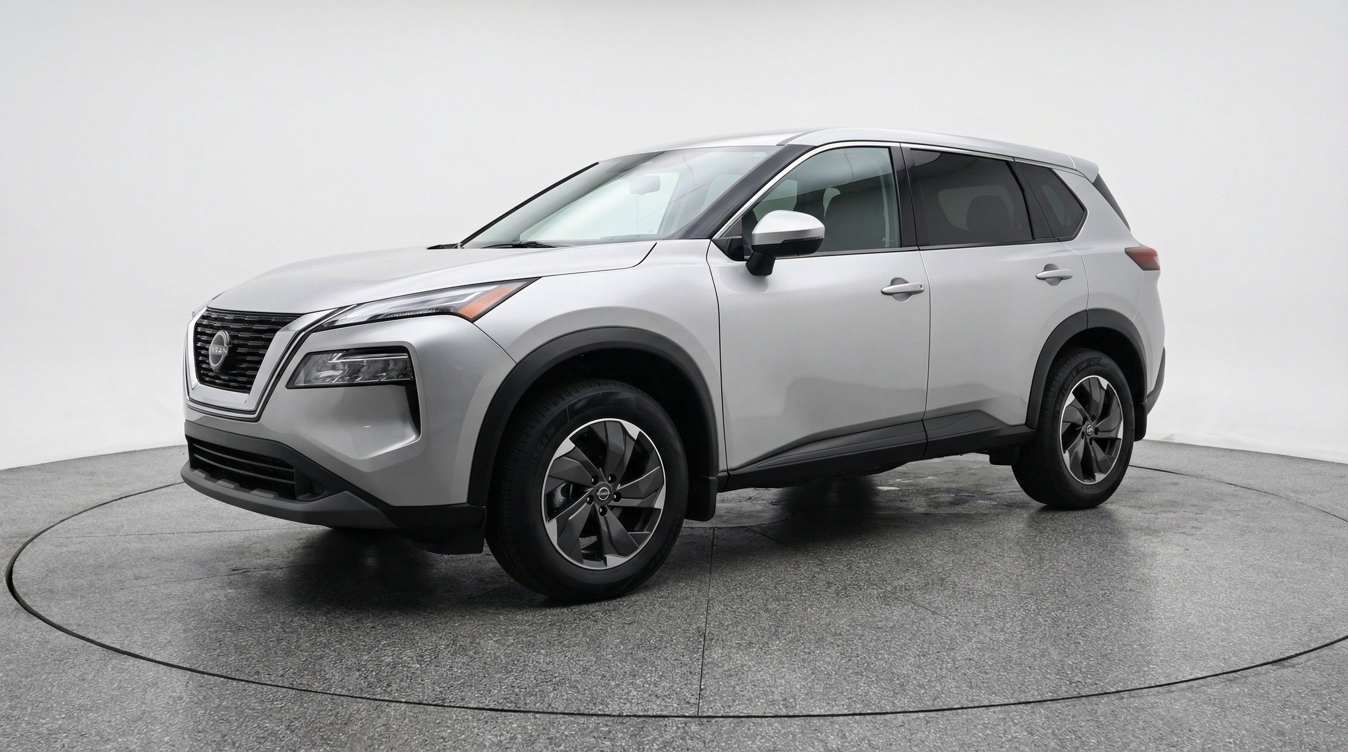Used 2025 Nissan Rogue SV AWD/4WD image 3