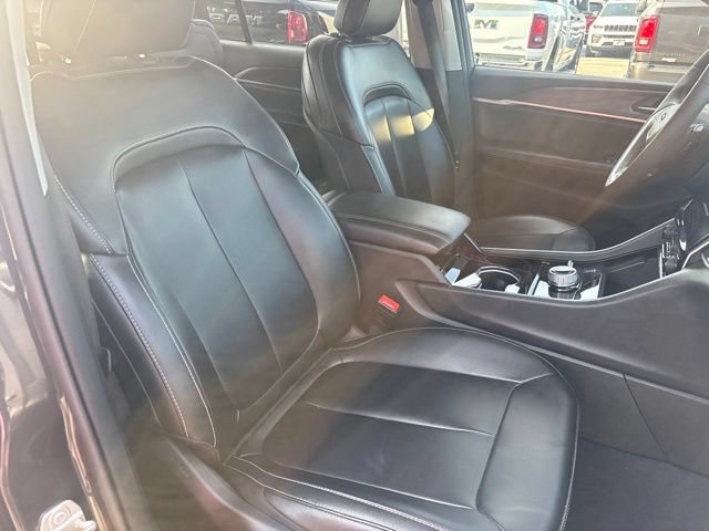 Used 2023 Jeep Grand Cherokee L Limited w/ Trailer Tow Group (B) AWD/4WD image 21