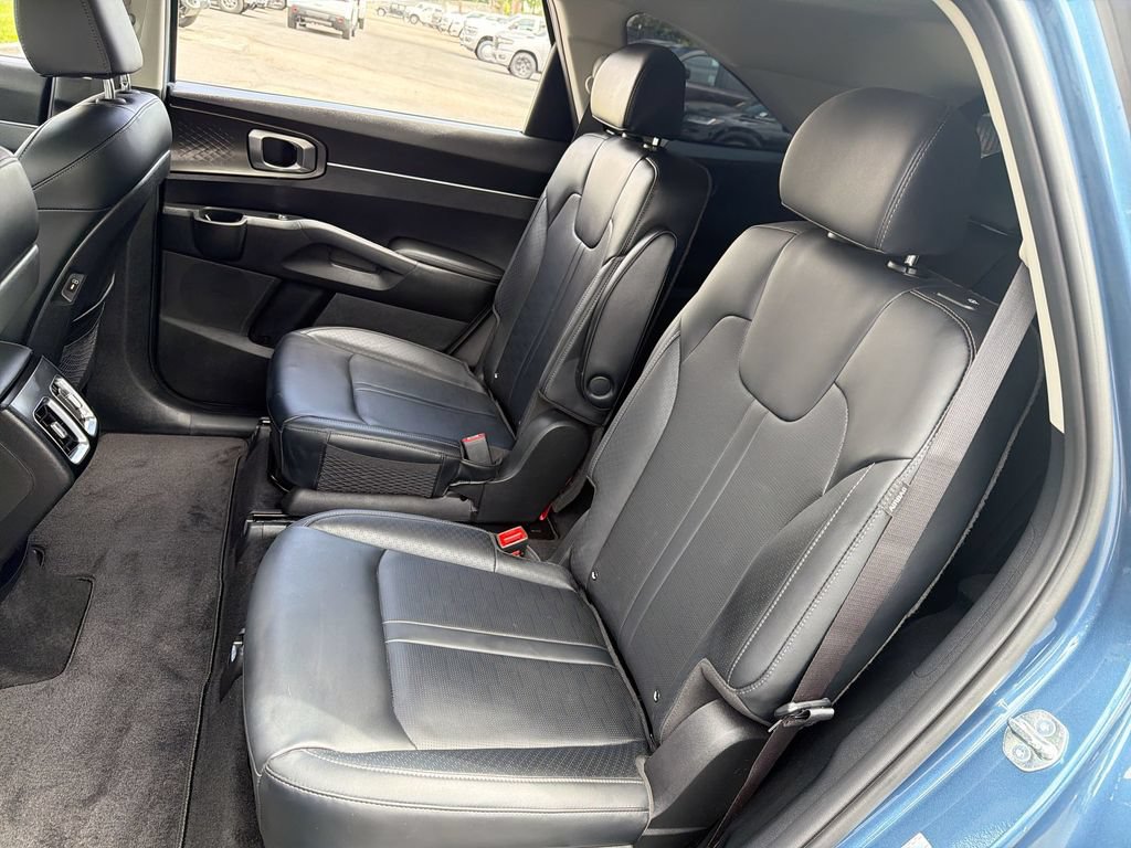 Used 2025 Kia Sorento EX w/ EX Panoramic Sunroof Package FWD image 25
