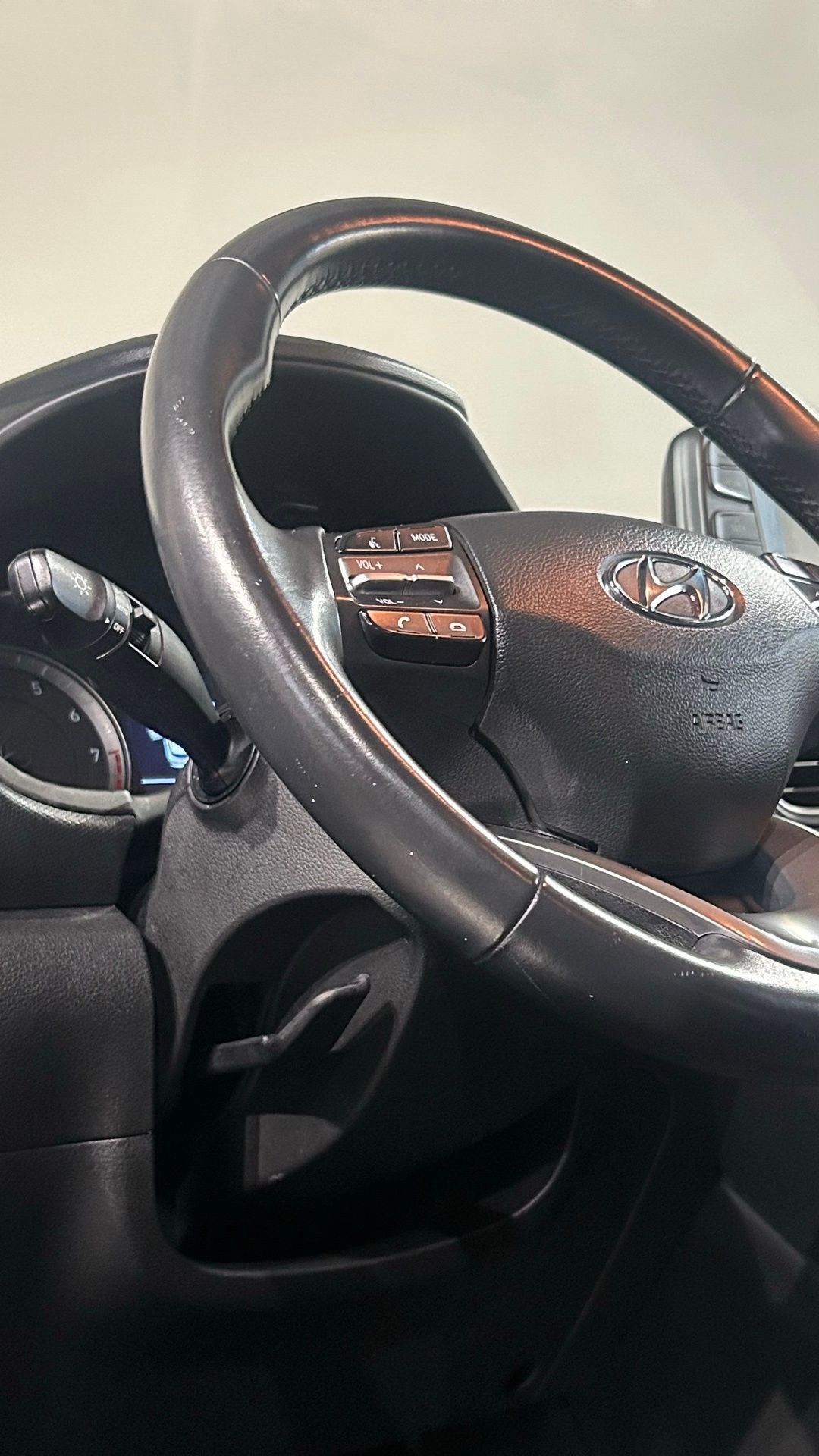 Used 2018 Hyundai Kona Limited image 36