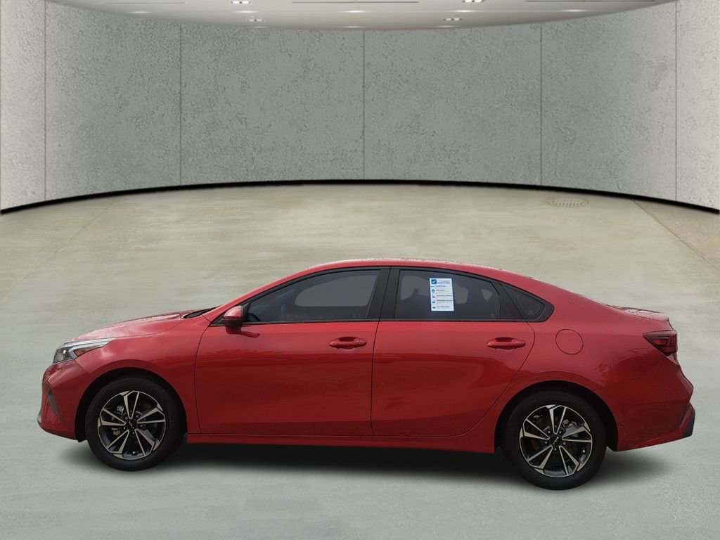 Used 2024 Kia Forte LXS image 9