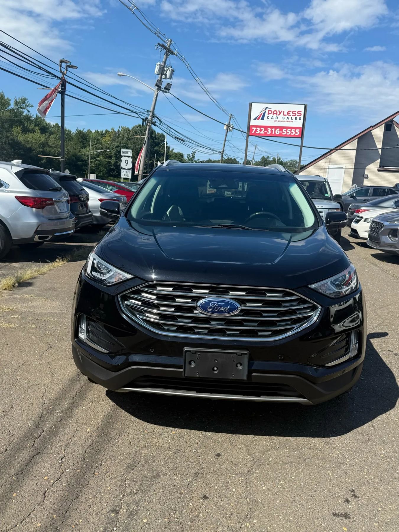 Used 2020 Ford Edge Titanium image 2