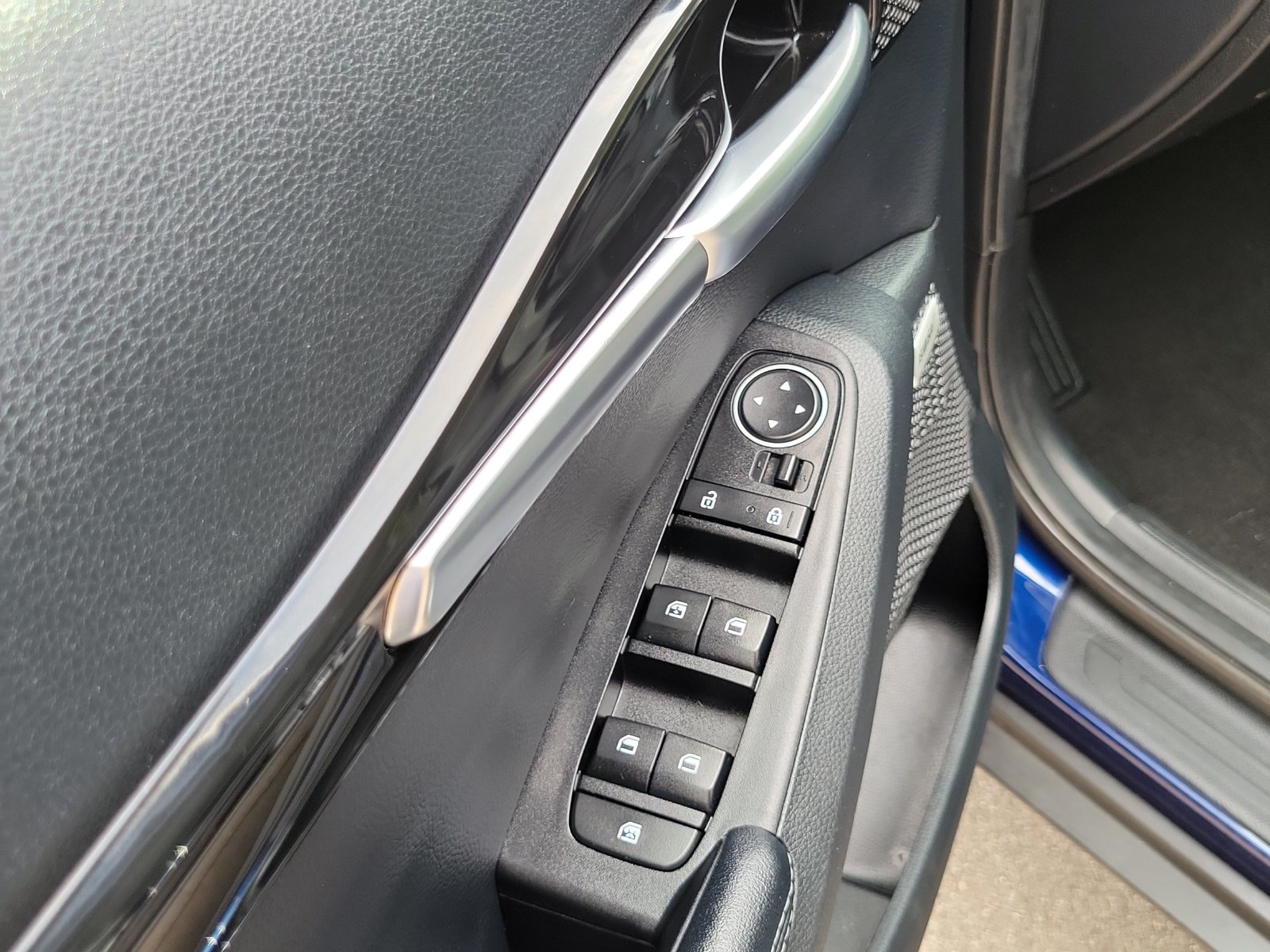 Used 2023 Kia Seltos SX AWD/4WD image 8