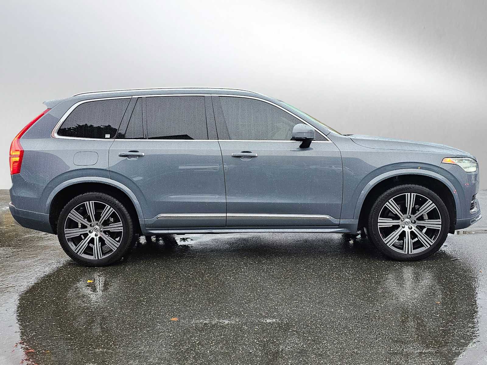 Certified 2022 Volvo XC90 T6 Inscription w/ Climate Package image 8