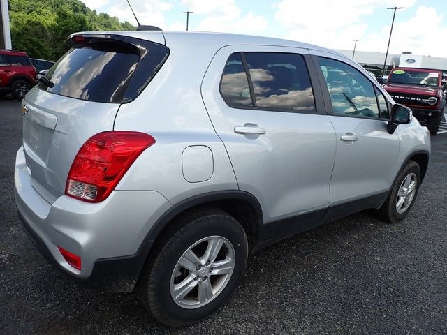 Used 2020 Chevrolet Trax LS w/ Tint and Cruise Package AWD/4WD image 6