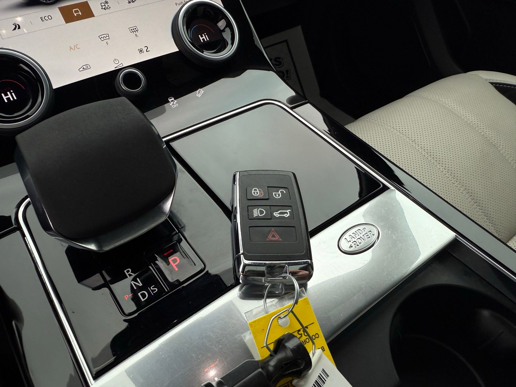 Used 2023 Land Rover Range Rover Velar R-Dynamic S image 59