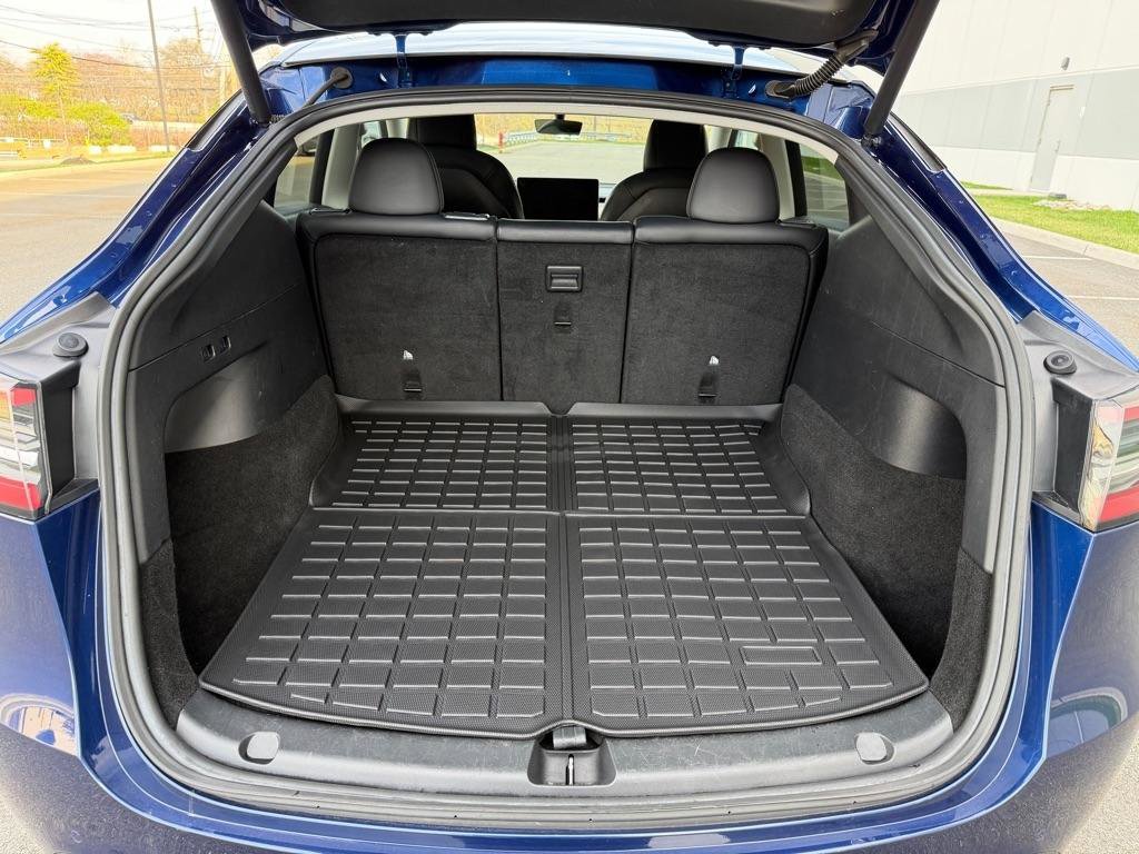 Used 2022 Tesla Model Y Long Range image 26
