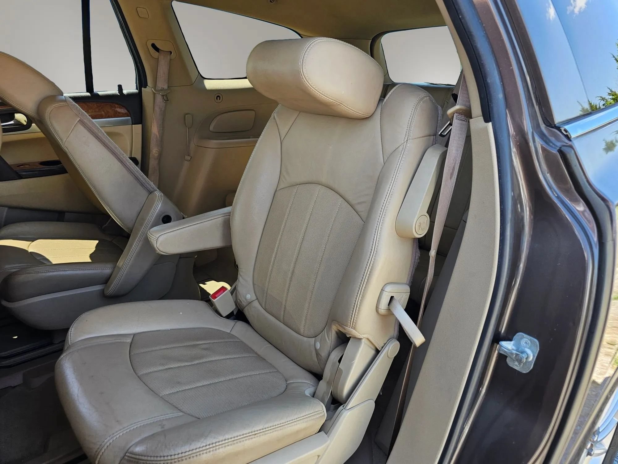 Used 2012 Buick Enclave Leather FWD image 5