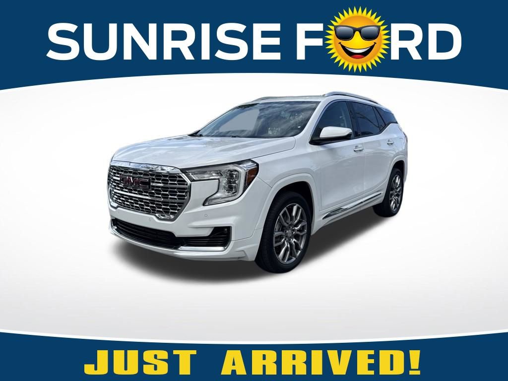 Used 2022 GMC Terrain Denali AWD/4WD image 1