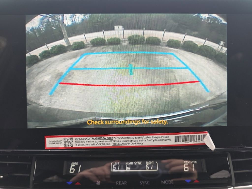 Used 2025 Toyota Sienna XLE image 33