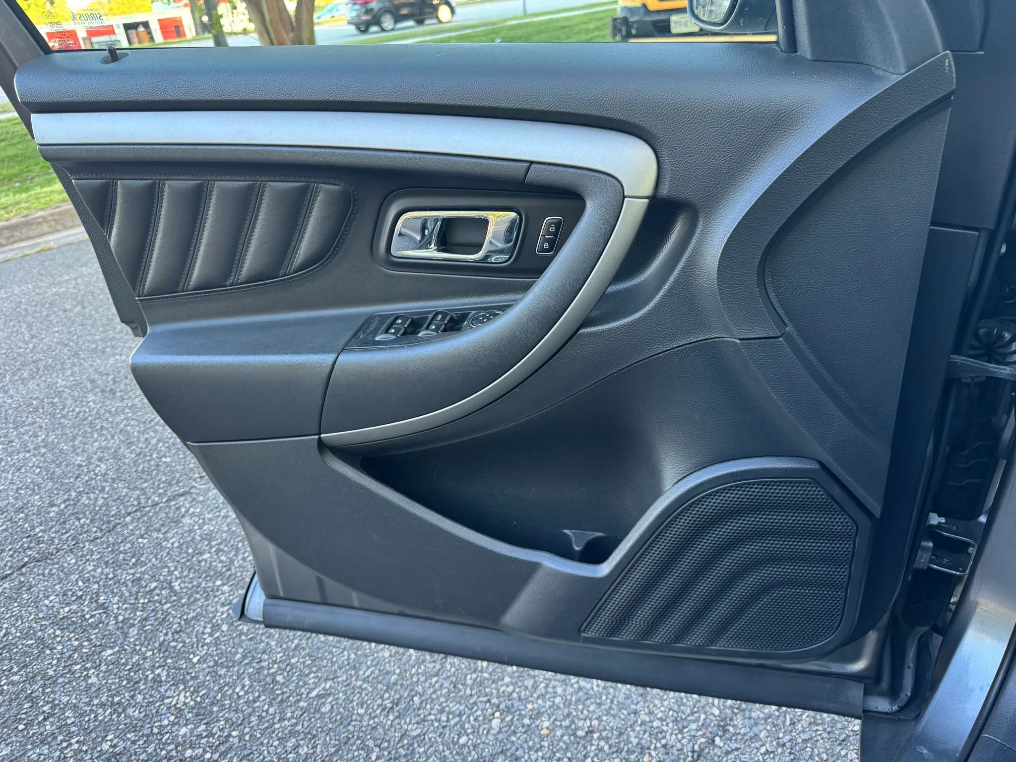 Used 2014 Ford Taurus SEL w/ Equipment Group 201A image 13