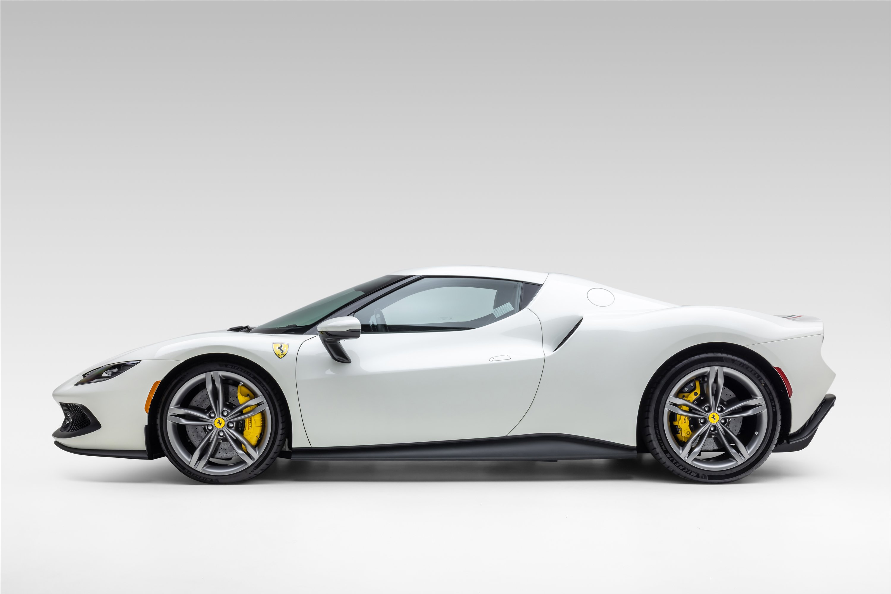 Used 2022 Ferrari 296 GTB RWD image 3