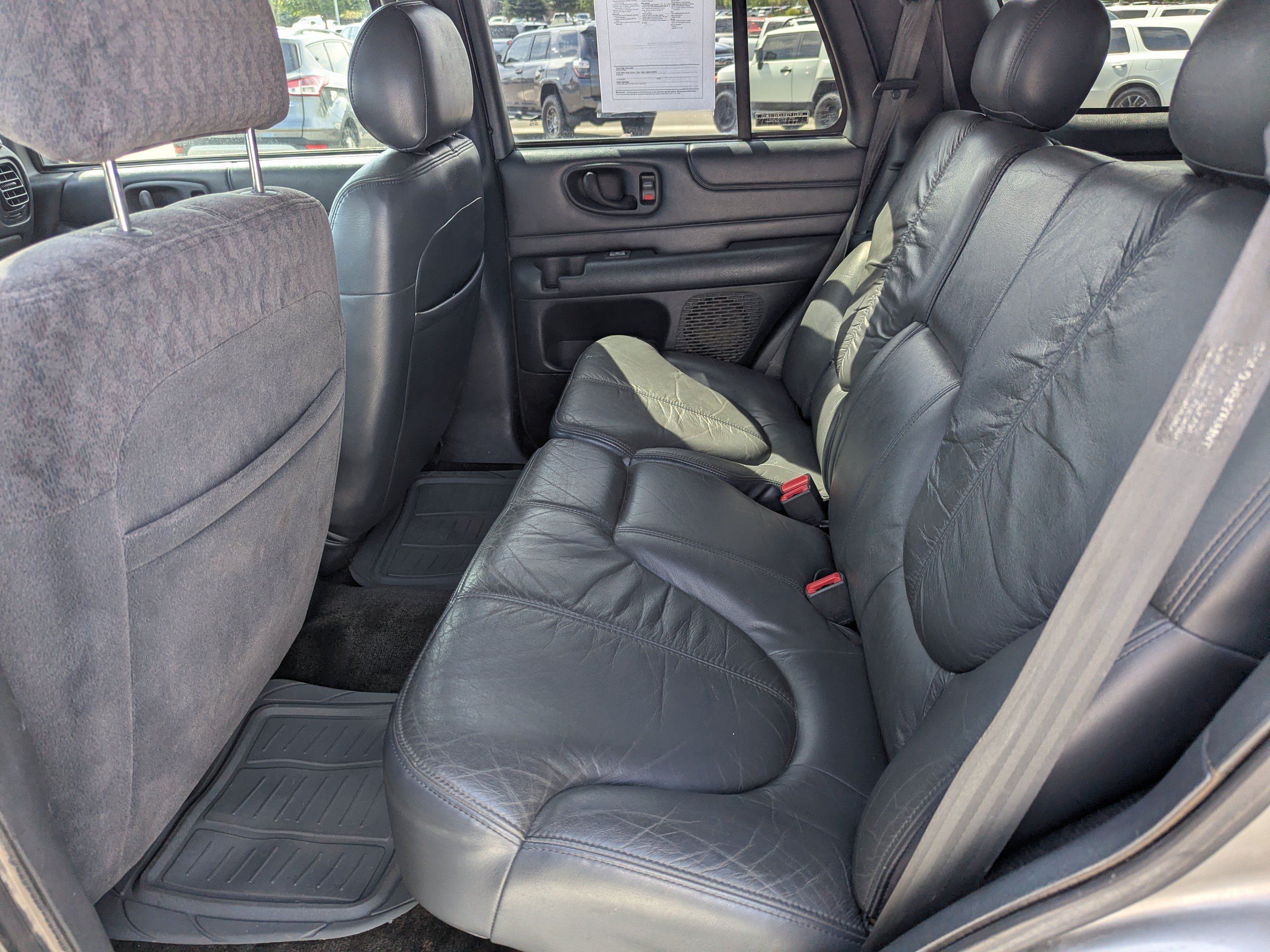 Used 2001 GMC Jimmy SLT w/ SLT Luxury Equipment Group AWD/4WD image 27