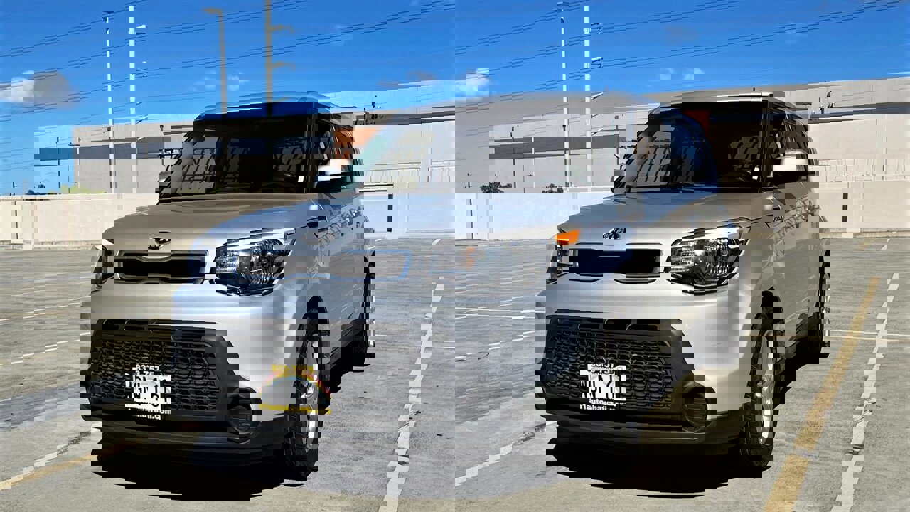 Used 2015 Kia Soul + image 1