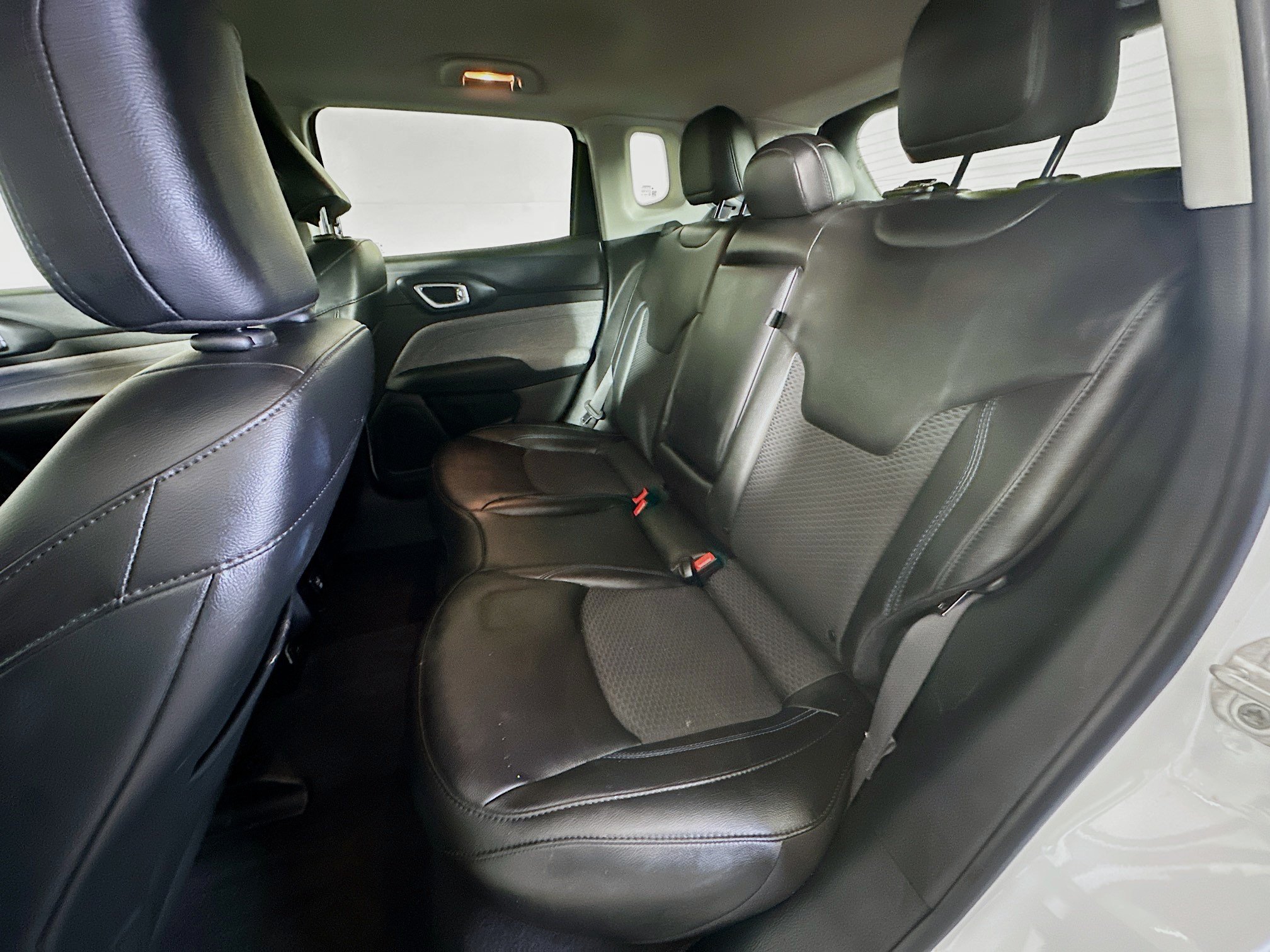 Used 2022 Jeep Compass Latitude FWD image 26