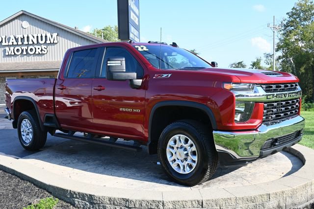 Used 2022 Chevrolet Silverado 2500 LT AWD/4WD image 3